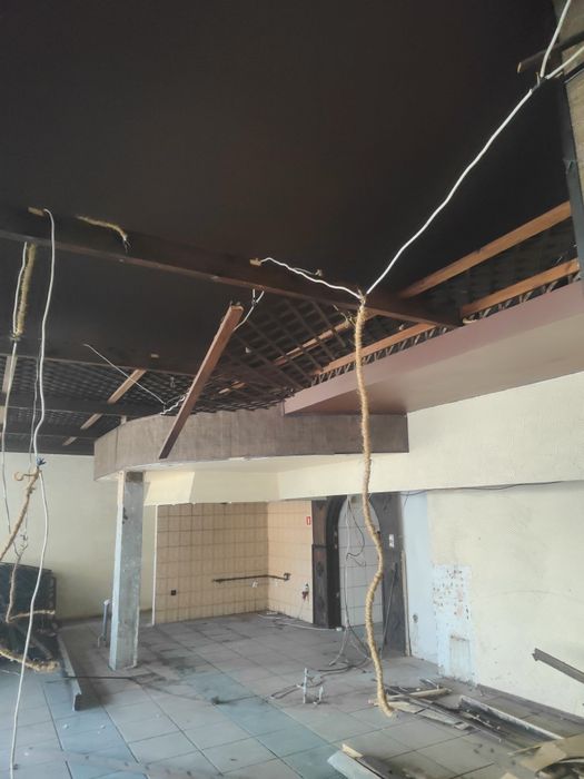 Wyburzenia rozbiórki kucie płytek