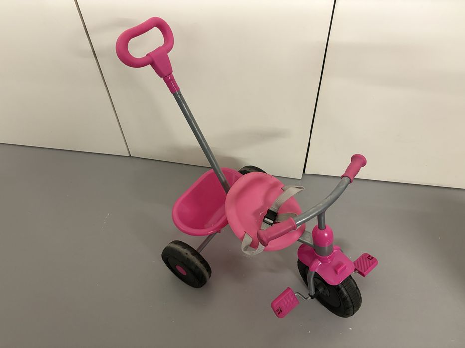 Triciclo bicicleta de criança com cinto, cesto e pega telescópica