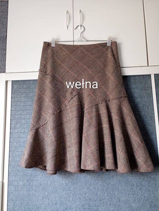 Wełniana spódnica w kratę