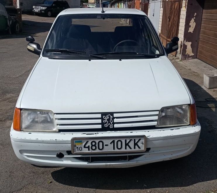 пежо~205~дизель,не гнилой,мотор шепчет,новое сцепление,ходовая ок.