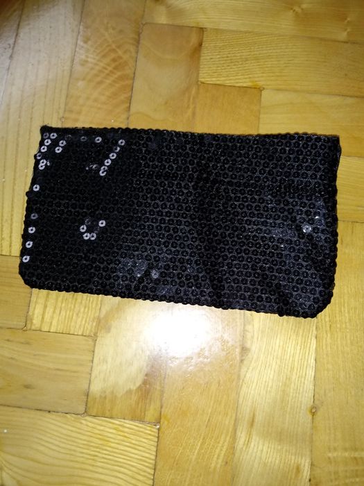 Cekinowa torebka kopertówka