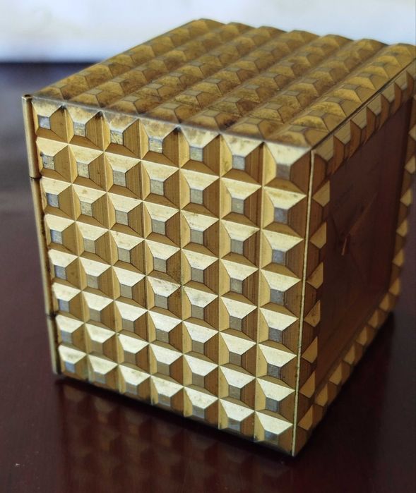 Antigo e Raro Relógio de Mesa "Looping 8 Days"