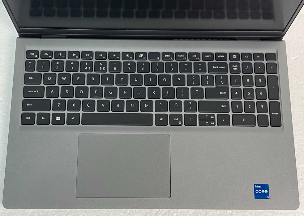 Laptop Dell Vostro 3530 i5-13gen 16GB RAM SSD 15,6 FHD 120Hz Win11