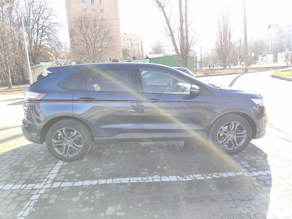 Продам Ford edge