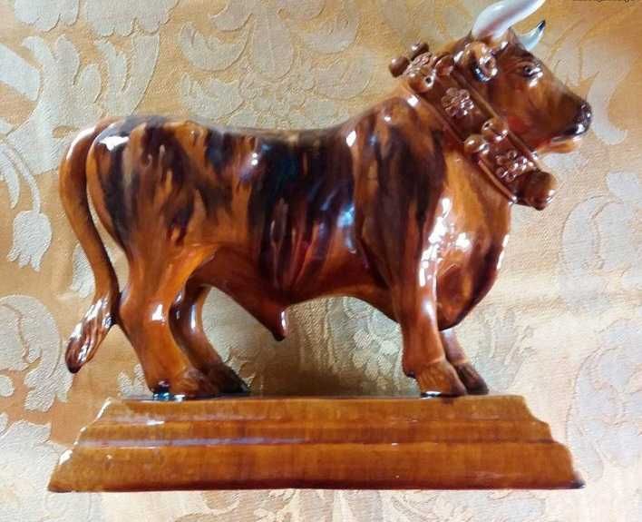 Touro faiança Caldas da Rainha