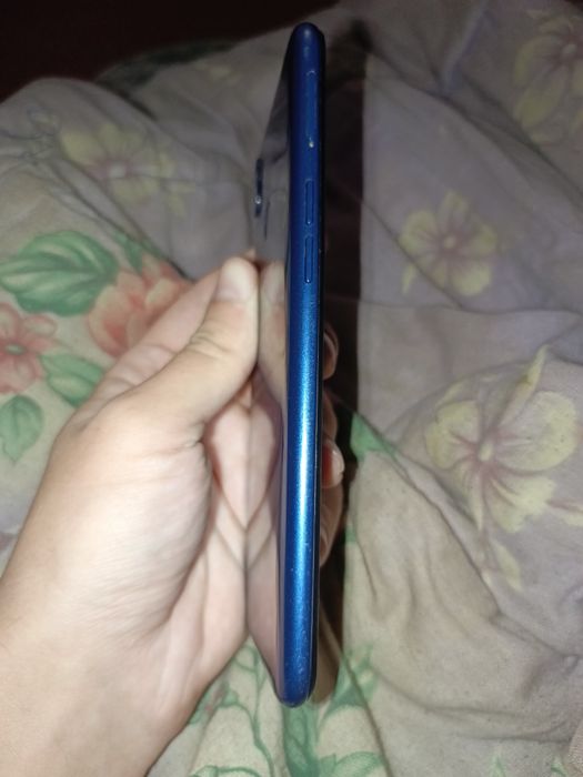 Samsung Galaxy A10s,2/32 ГБ, разбит дисплей,