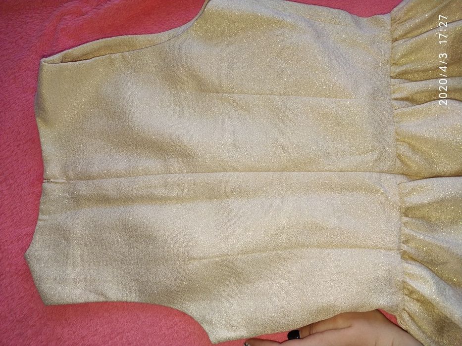 Очень круто золотое платье