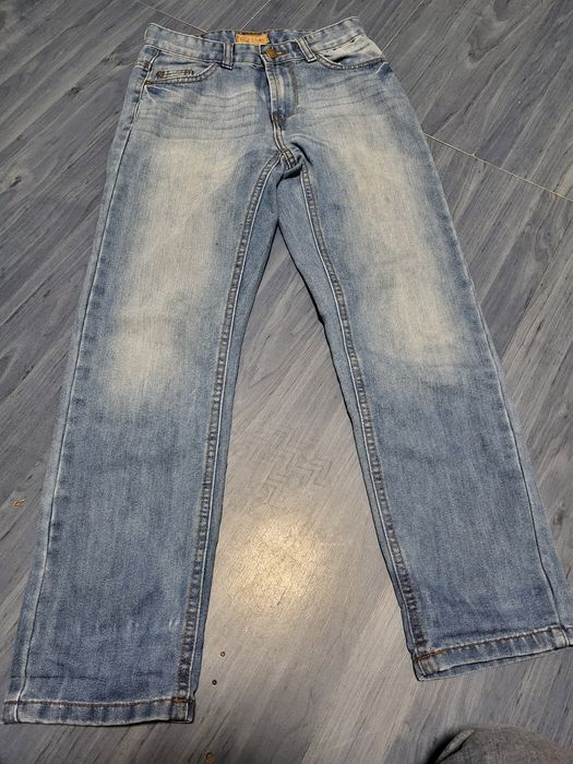 Spodnie jeans wzrost 146 cm.