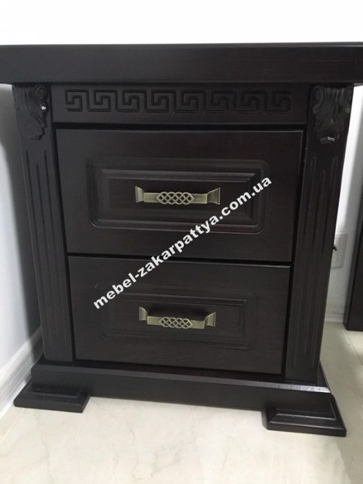 Ліжко деревяне двоспальне різьблене. Кровать деревянная двуспальная.