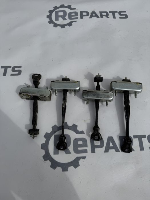 Двері ручка скло замок карта Toyota Camry 70  6700133230