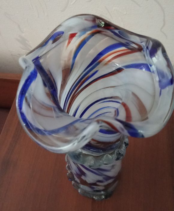 Ваза з гутного скла (ЛКСФ)
