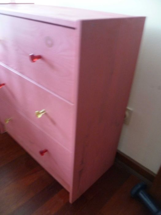 Movel de apoio de quarto com três gavetas