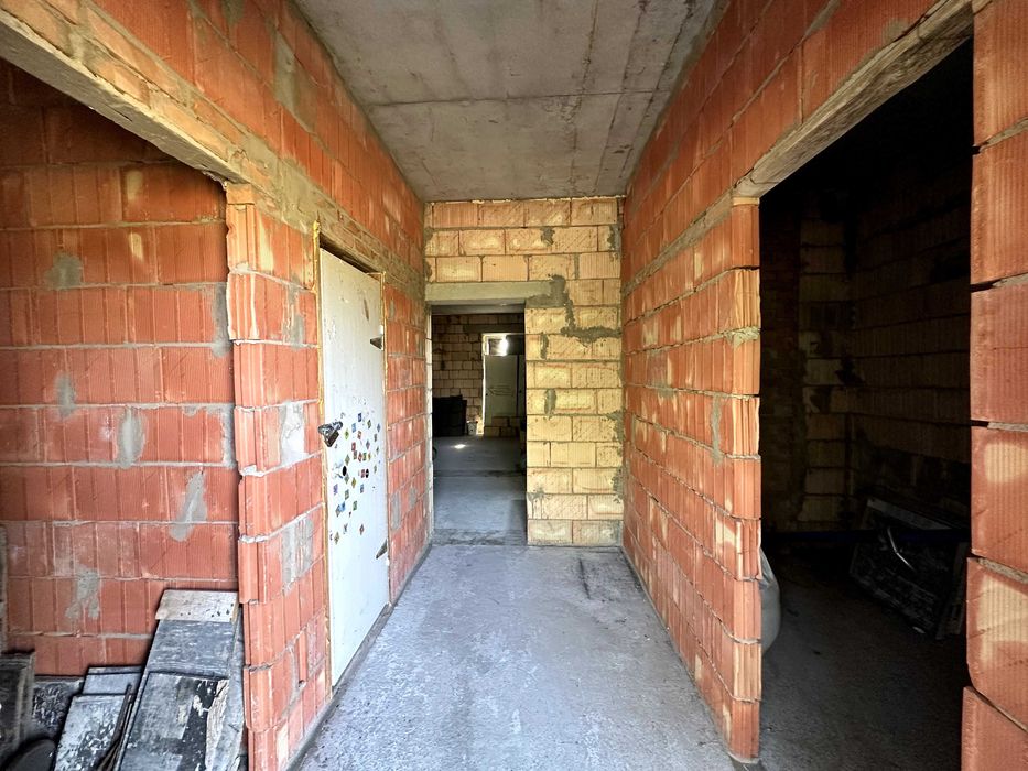 Будинок у Макарові, 212 м2, 15 соток