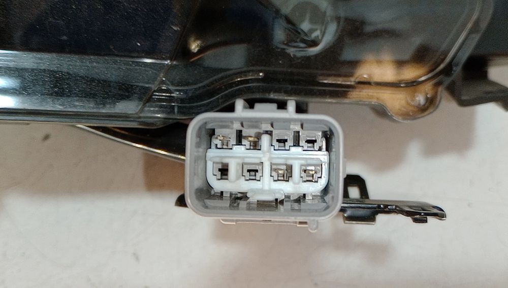 Ótica / farol esquerda LEXUS IS III (_E3_)
