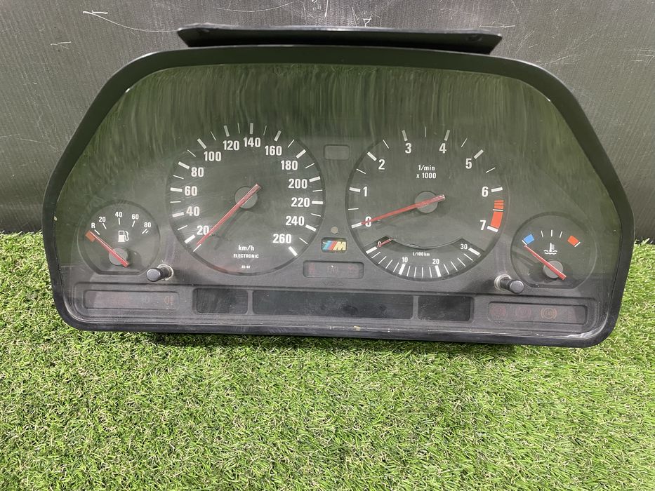 Приборна панель BMW E34 М50 Код:1807