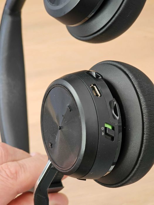 Headset sem fios (Wireless + Bluetooth) Poly Voyager Focus 2 UC USB-A