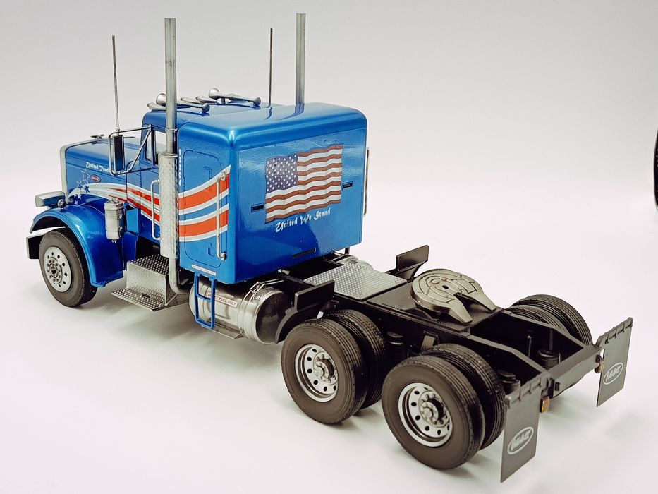 Model Ciężarówki Peterbilt 359 1:25 Revell