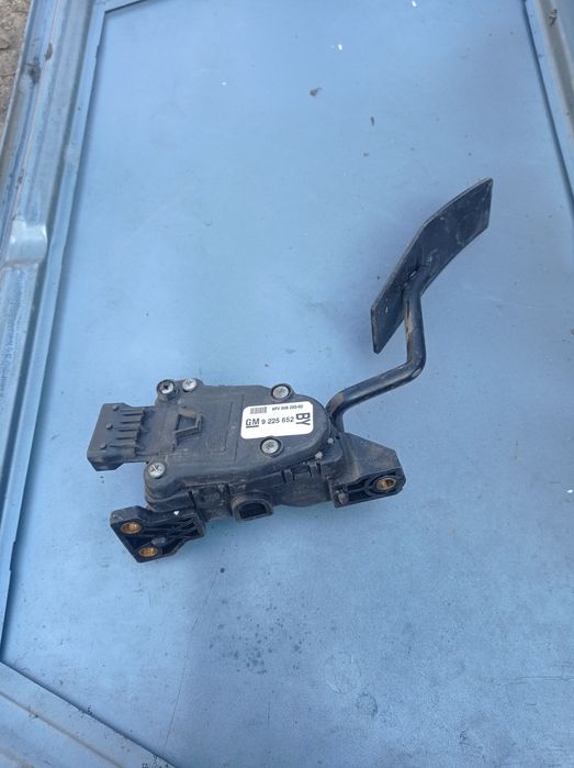 Педаль газу  Opel Vectra B 1.6 1.8 бензин Опель