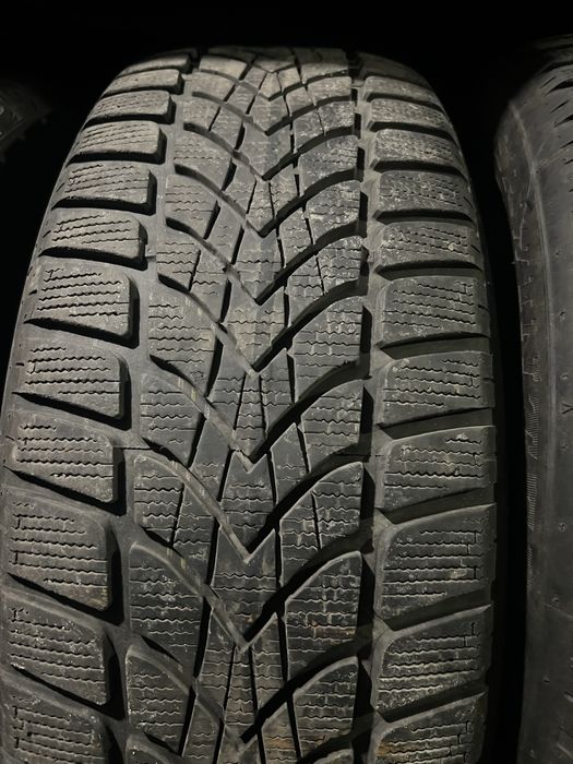 666 Зимние шины R18 215/55 Dunlop DSST