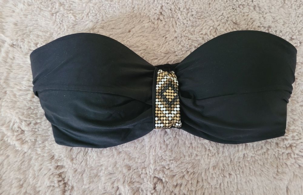 Biustonosz-góra stroju kąpielowego