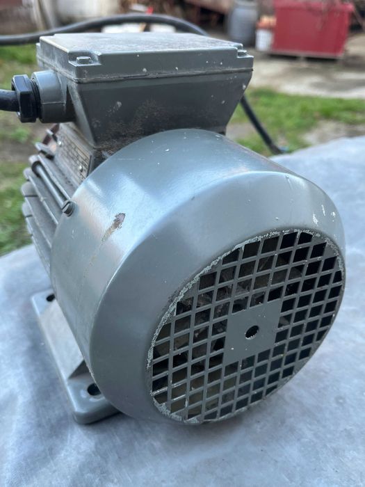 Silnik elektryczny 3 fazy, 6,7 kW