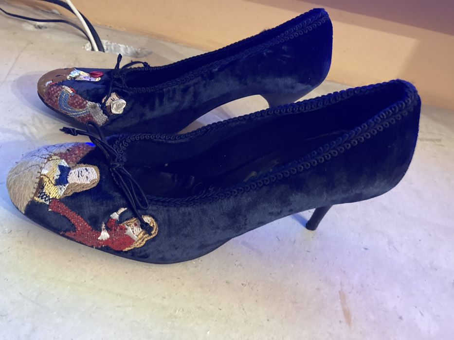 Sapatos Ras Arts lindos como novos n 40
