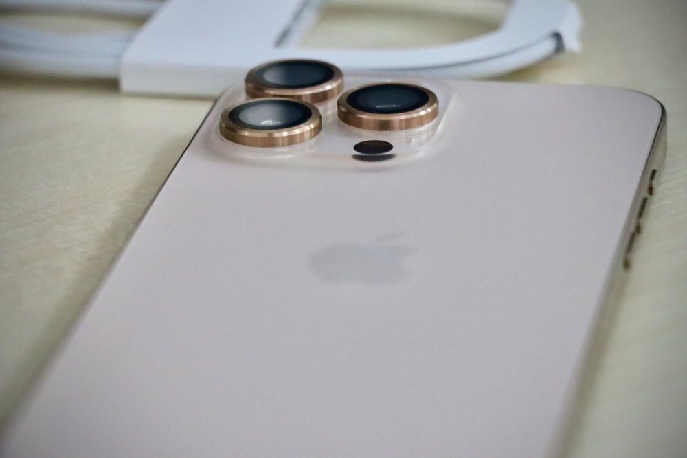 Продам iPhone 16 Pro Max, 256 ГБ