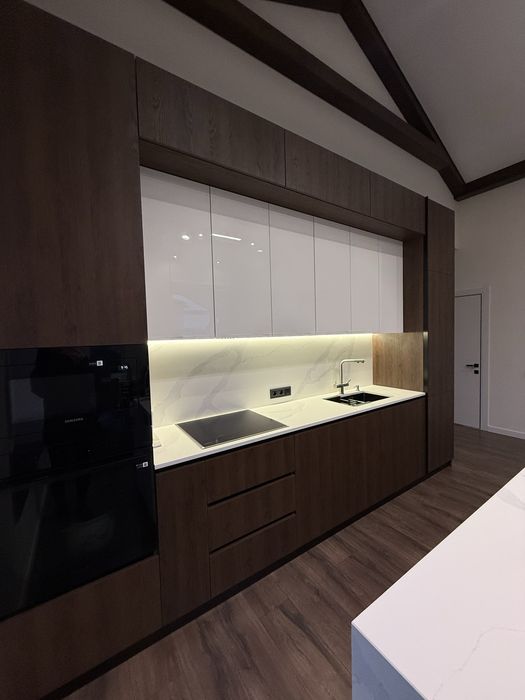 Продаж будинку з дизайнерським ремонтом та меблями у с.Боратин