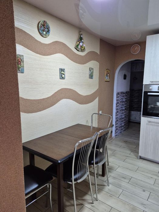 Видова квартира з капітальним ремонтом.