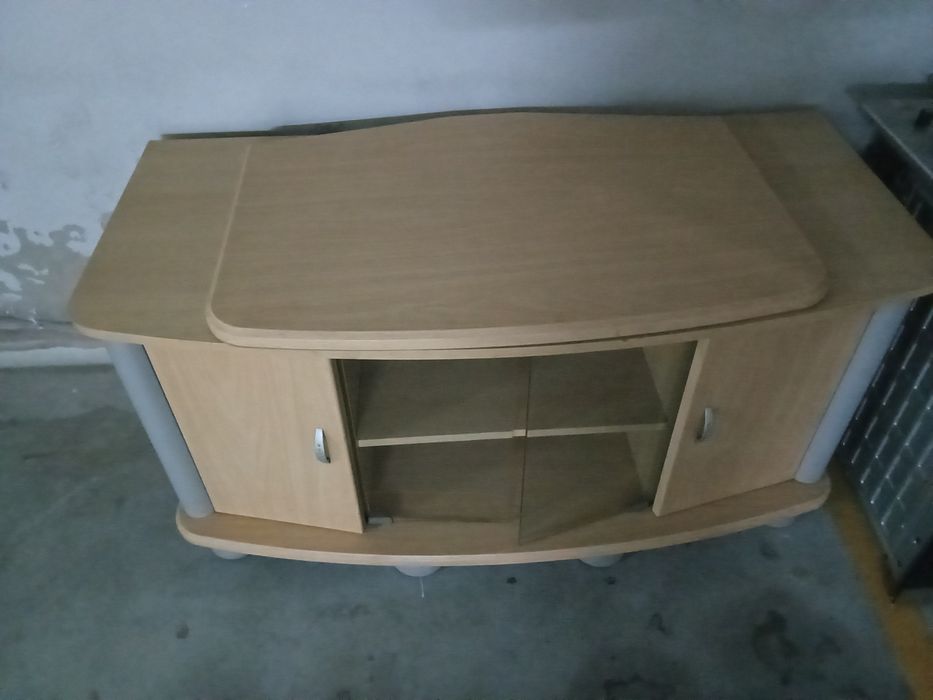 Móvel TV com  pouso giratório