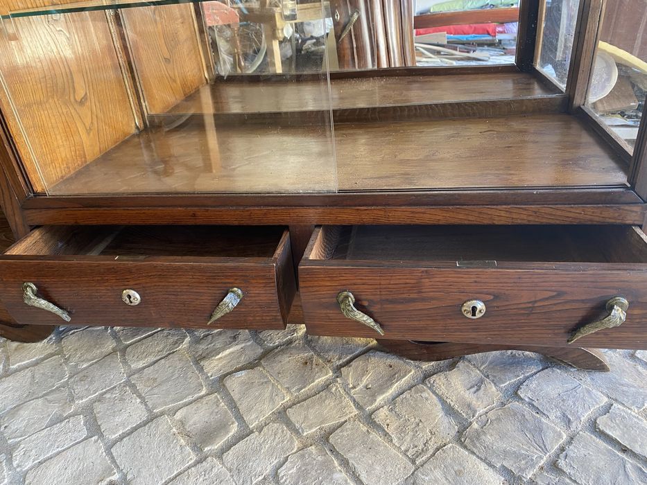 Movel em madeira macica todo restaurado