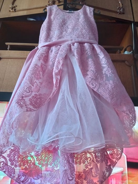 Продам плаття на 10 років