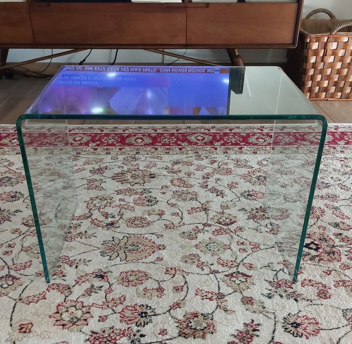 Mesa em vidro muito versátil! Medida  60*40
