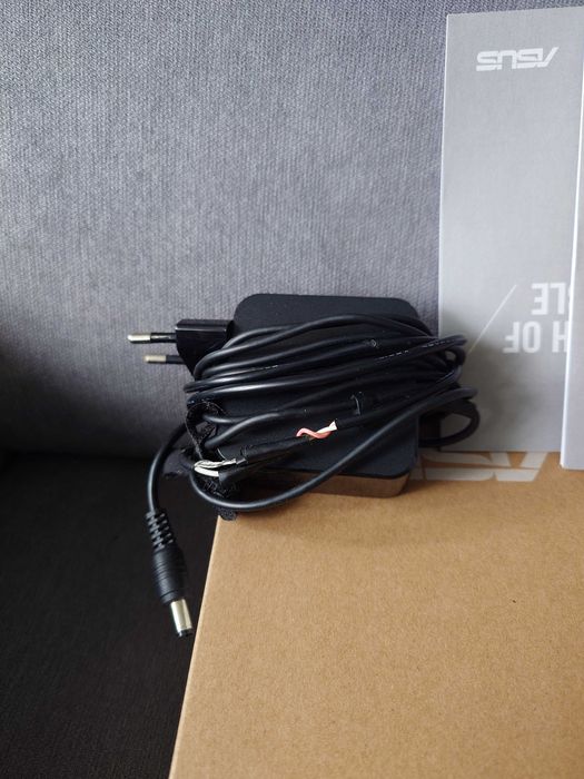 Laptop ASUS R520U