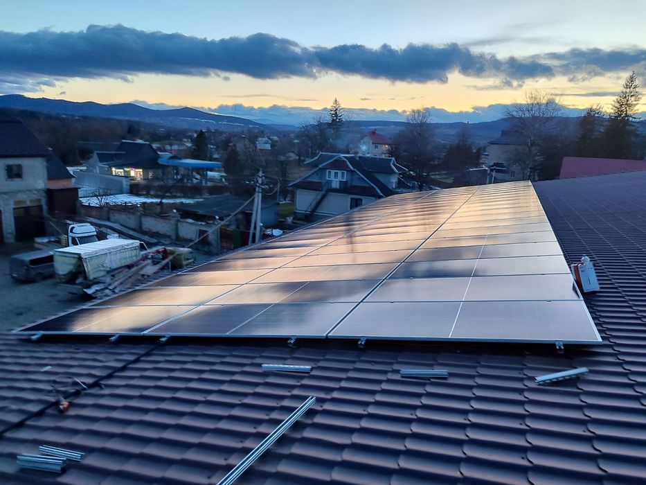 Сонячні панелі • Сонячні батареї • Сонячна станція під ключ