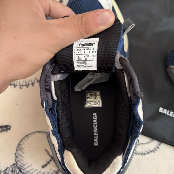 Balenciaga Runner gradient blue