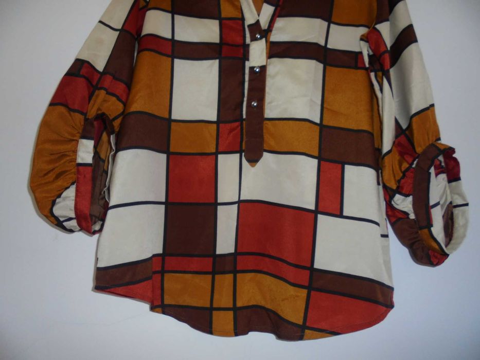 Blusa de senhora muito colorida