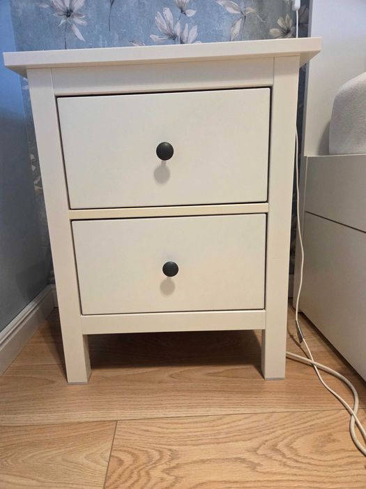 szafka nocna IKEA biała z dwiema szufladami