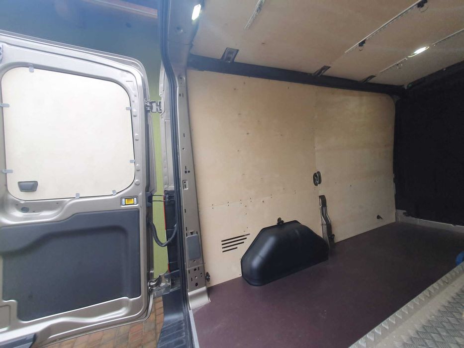 Zabudowa busa, paki Ford Transit L3H2 podłoga, boki, nadkola