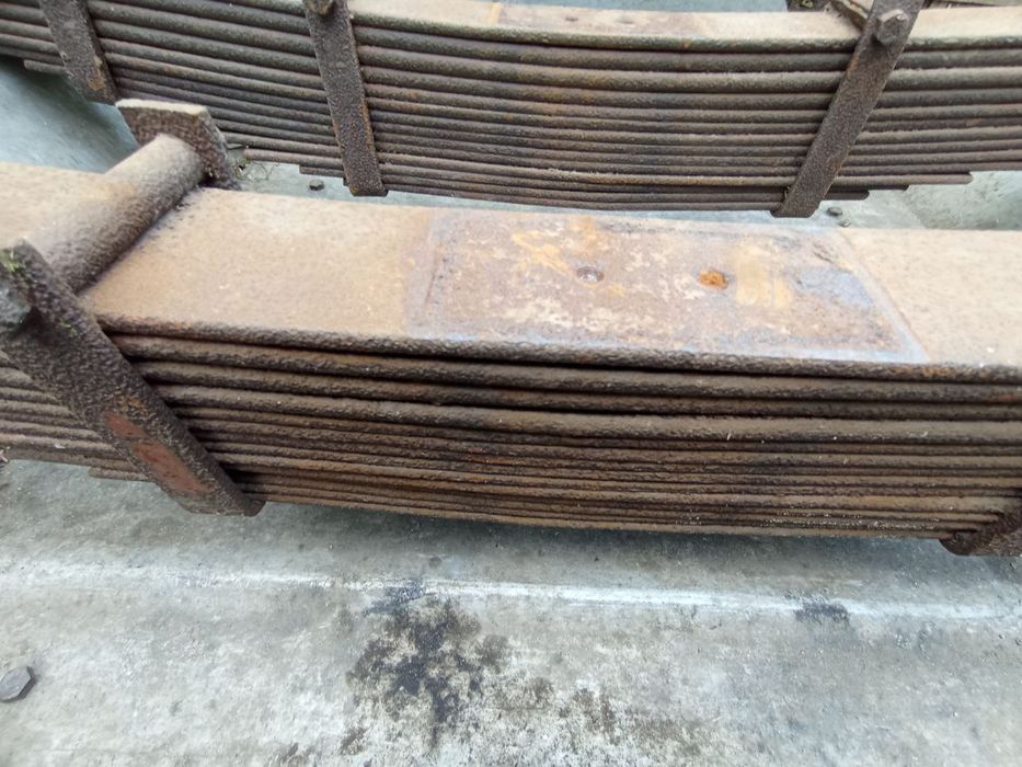 Ресори 2 ПТС 4 в прекрасному стані