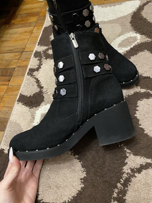 Жіноче взуття ботинки зимові, шкіряне замш 39