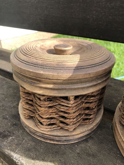 Caixas em mafeira e corda com tampa