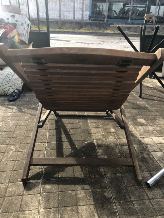 Cadeira espriguiçadeira de madeira