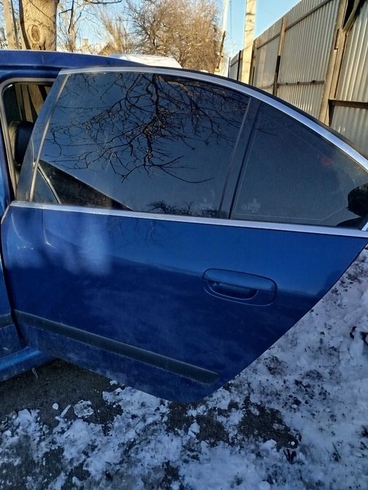 Дверка двері передні задні Peugeot 607 Пежо