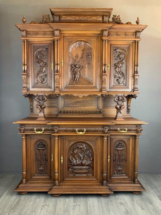 Антикварний буфет в стилі Неоренесанс