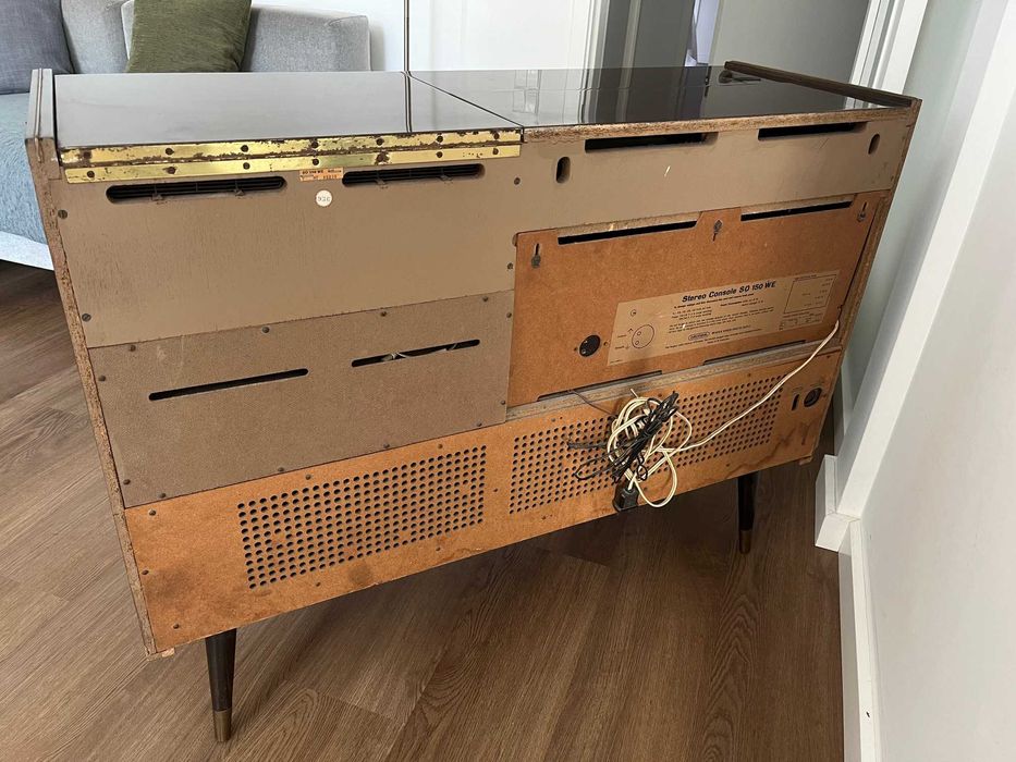 Móvel Rádio/Gira discos Grundig