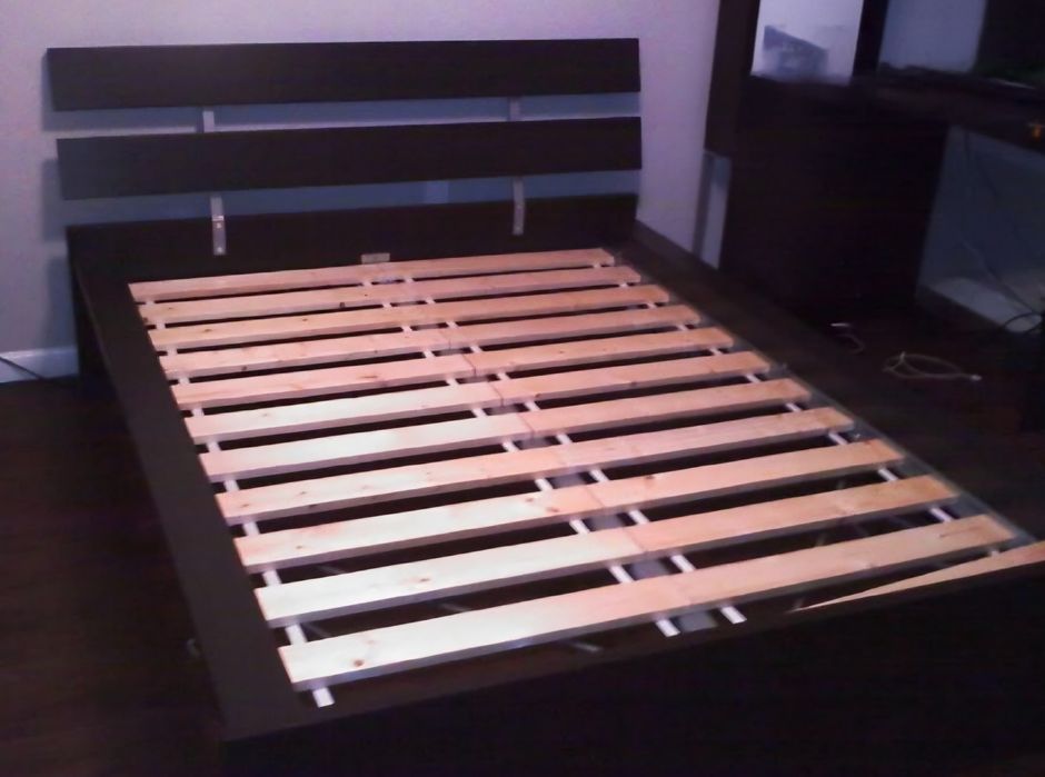 Łóżko Ikea 200x160 + materac + szafki nocne (rezerwacja)