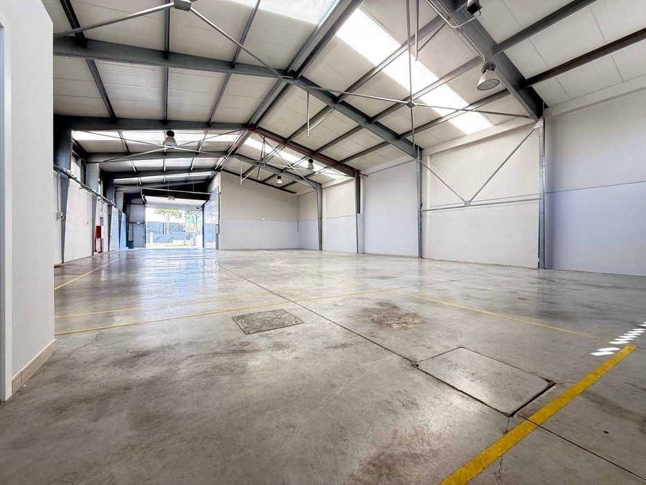 Arrenda-se Imóvel Comercial – Excelente Localização ALBUFEIRA