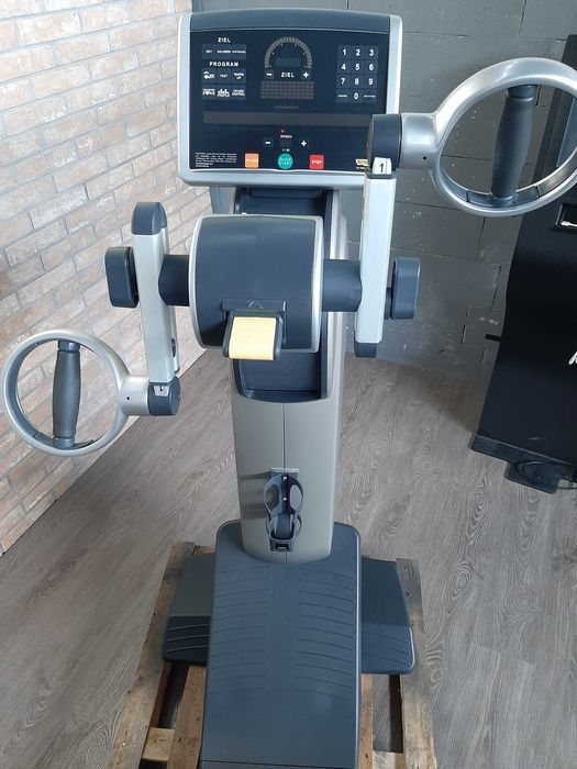 Ручний велотренажер Technogym Excite 700