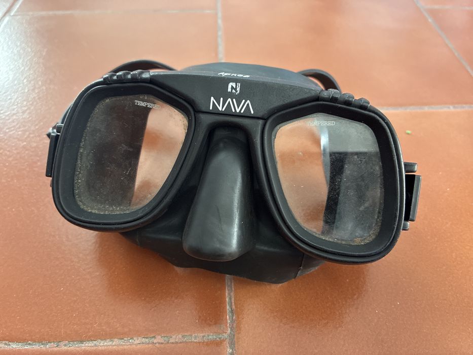 máscara de mergulho da marca Nava Apnea 2